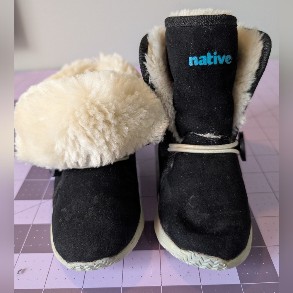 Native AP Luna winter fold over Boots Kids toddler Size 8 Black Faux Fur